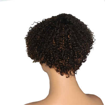 Lichte bruine Afro krullende pruik Cuticle uitgelijnd Korte Pixie Cut Mensenhaar Pruiken met knoppen