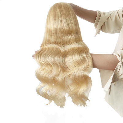 Lichte bruine kant Kleur Maagd blond Hooggespitsde Body Wave Curly Full Lace Front Wig 613 HD 13x6 voor vrouwen